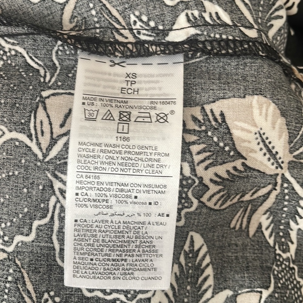 Old Navy Button Front Black Floral Skirt XS - Picture 6 of 7